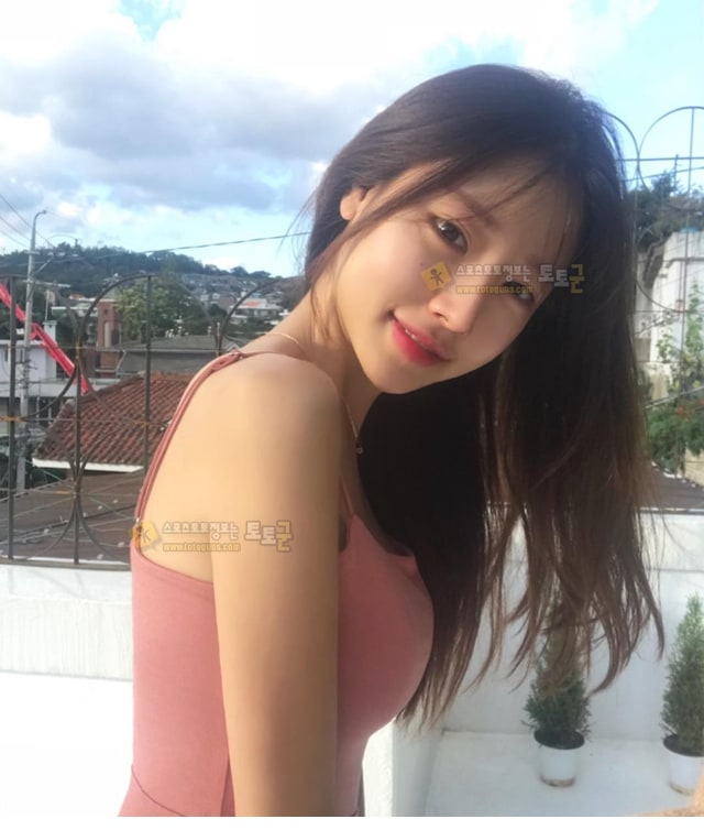 먹튀검증 토토군 포토 랜선을 달구는 처자