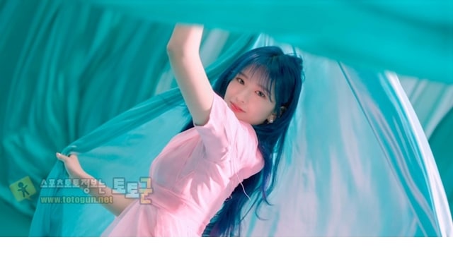 먹튀검증 토토군 포토 아이즈원 안유진