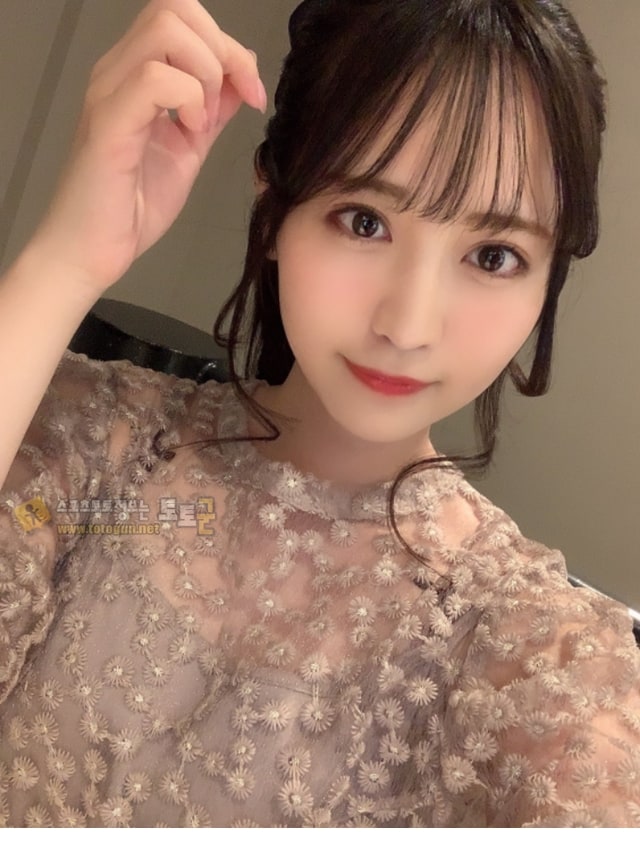 한일 월드컵 때 태어난 AV 신인 배우