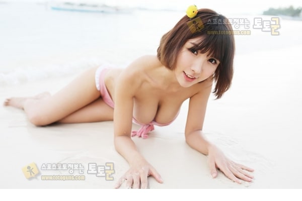 먹튀검증 토토군 포토 Bikini Girl