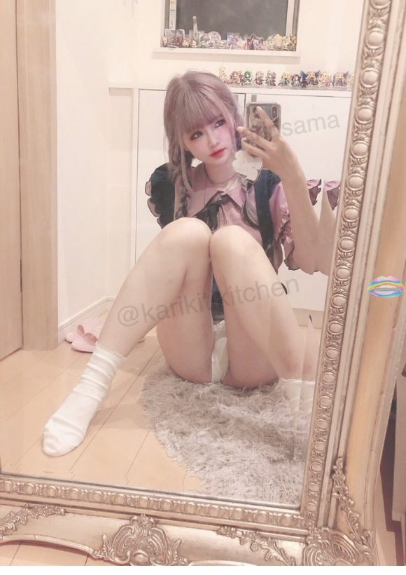 살짝 보이는게 더욱 꼴릿하지