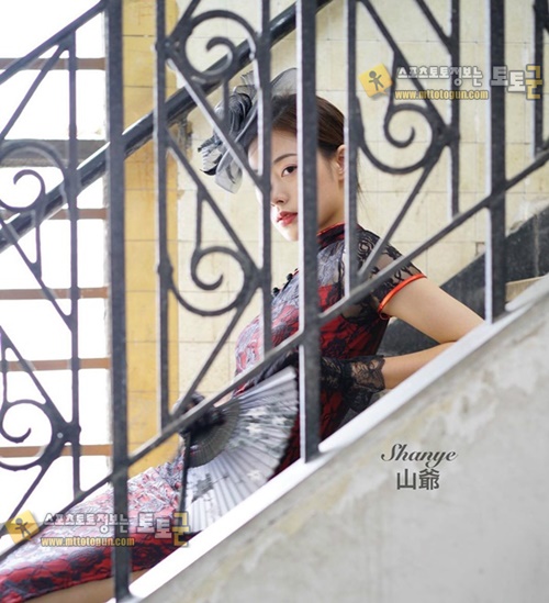 치파오입은 중국모델