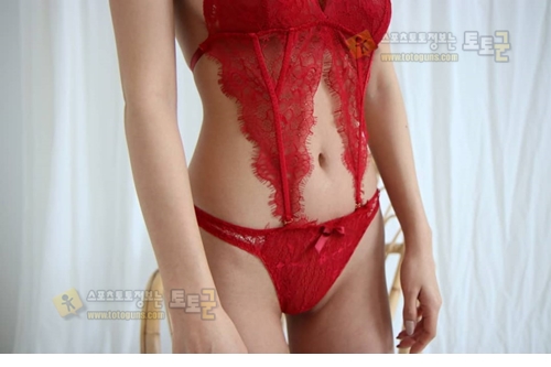 모델 전지수 G-su