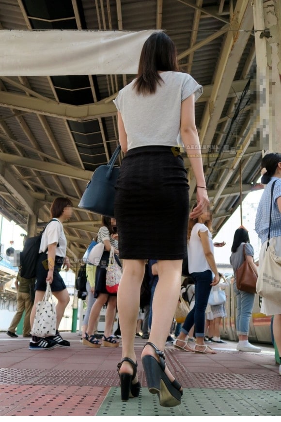 먹튀검증 토토군 포토 관능적인 뒷태녀