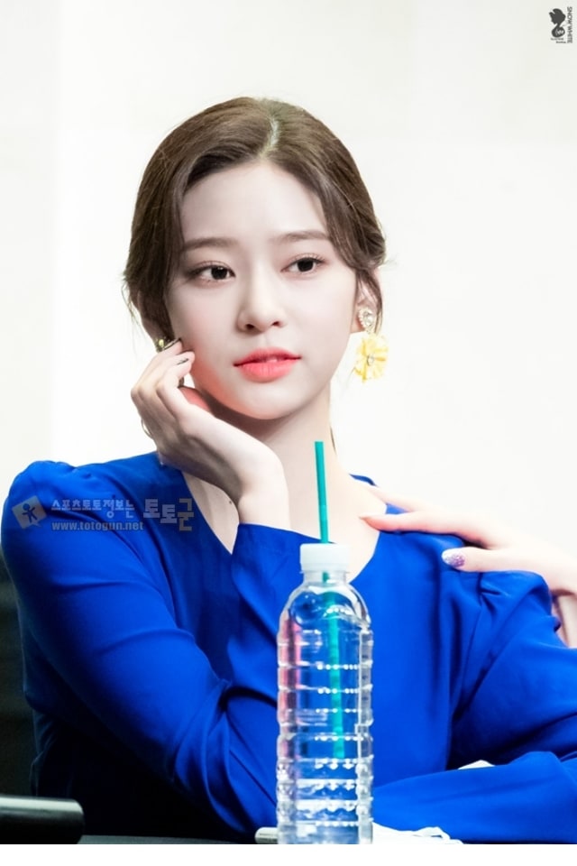 먹튀검증 토토군 포토 아이즈원 김민주
