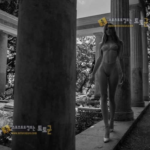 먹튀검증 토토군 포토 우월한 기럭지를 자랑하는 러시아모델
