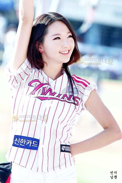 치어리더 김민지
