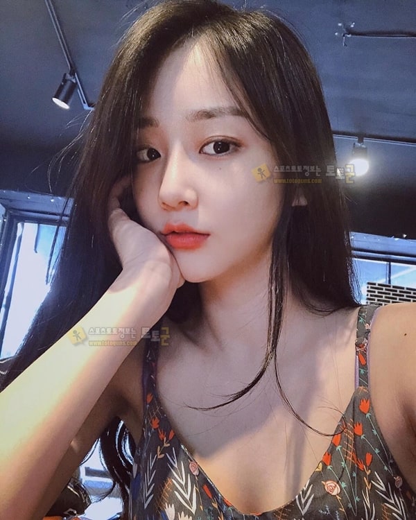 먹튀검증 토토군 포토 섹시와 청순가련 인스타녀