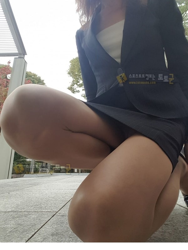 먹튀검증 토토군 포토 각선미 자랑하는 처자