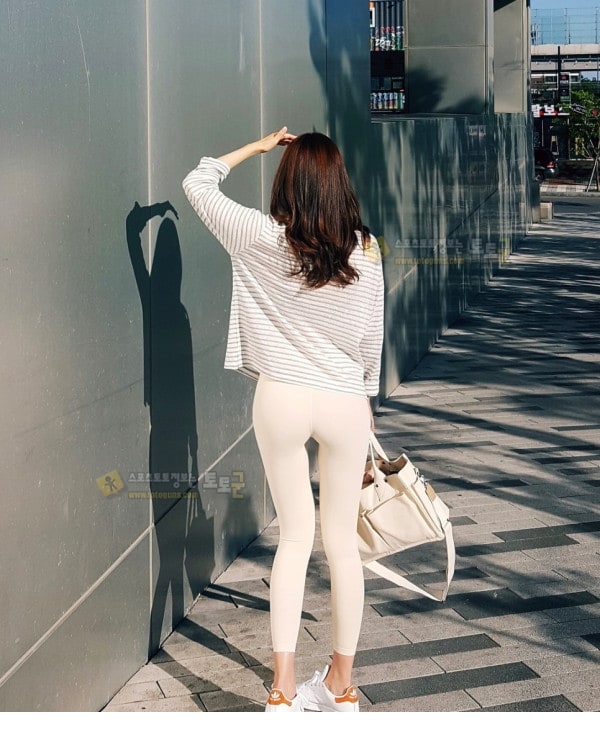 먹튀검증 토토군 포토 요즘 길거리 여성 패션