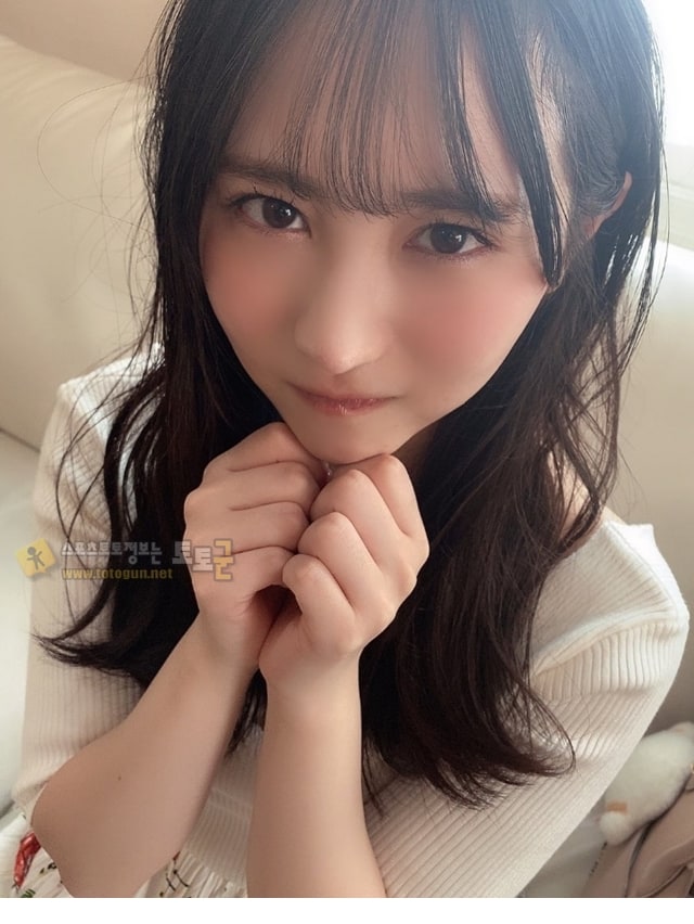 먹튀검증 토토군 포토 한일 월드컵 때 태어난 AV 신인 배우