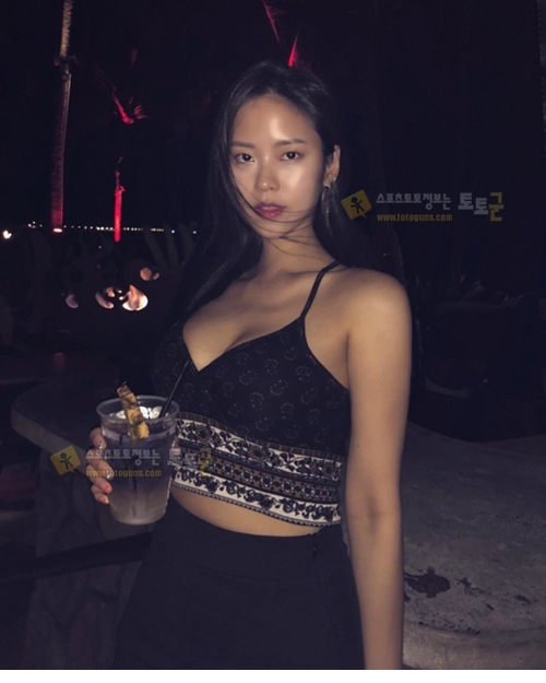 블랙 비키니 걸
