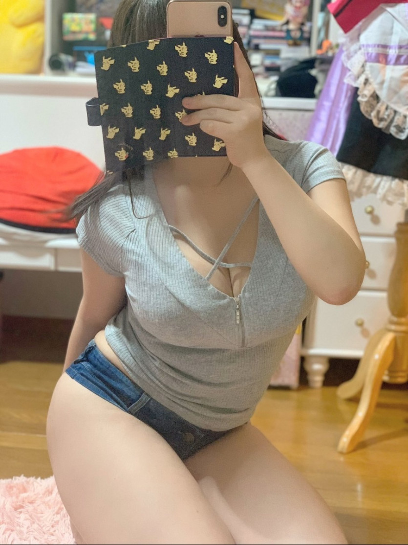 육덕미 넘치는 셀카ㄷㄷㄷㄷㄷ