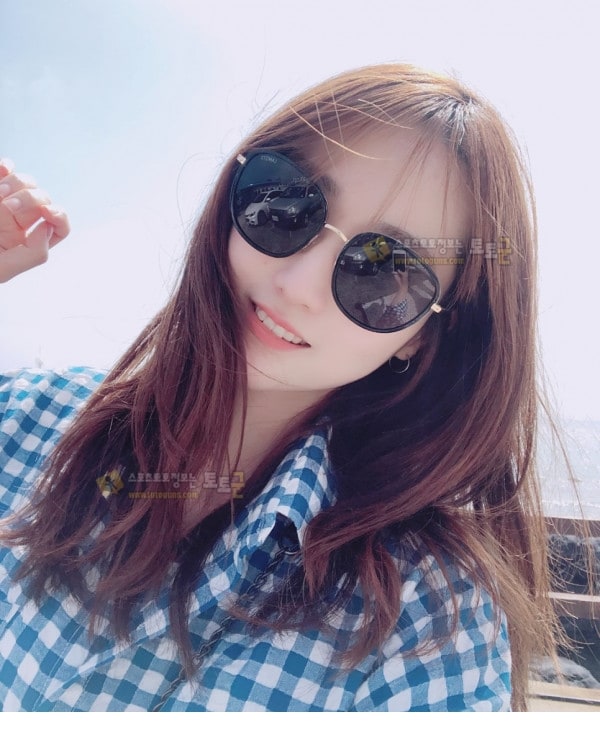먹튀검증 토토군 포토 요즘 길거리 여성 패션