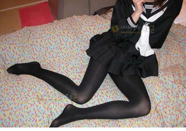 먹튀검증 토토군 포토 돌변하는 과감녀