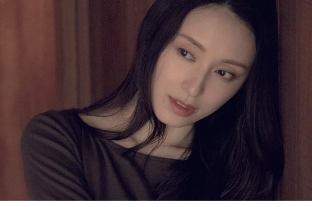 분위기 압도하는 처자