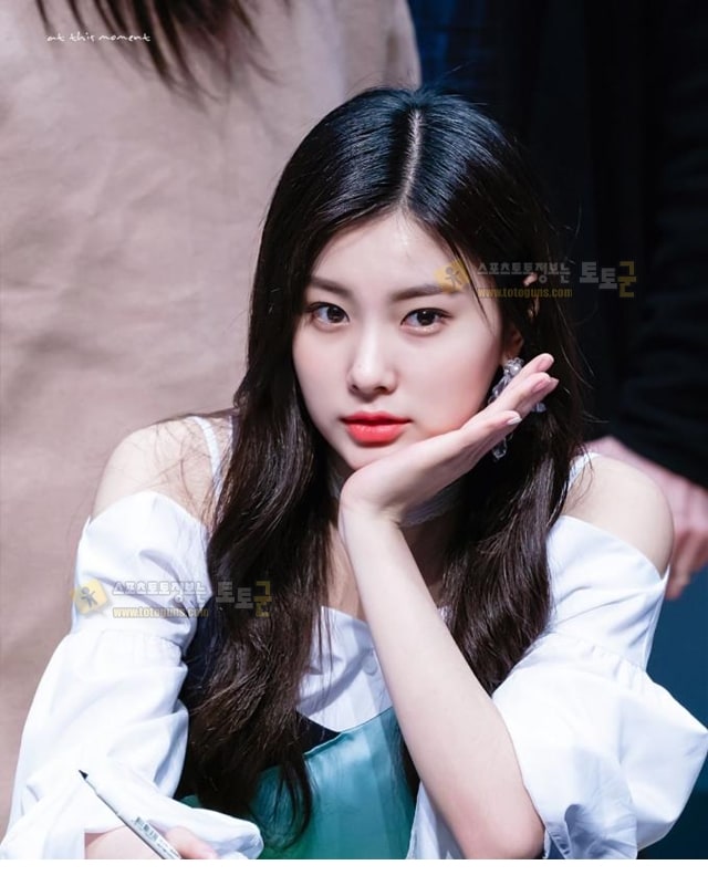 먹튀검증 토토군 포토 아이즈원 강혜원