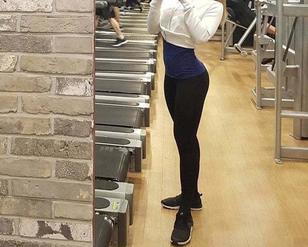 눈에띄는 몸매는 이런