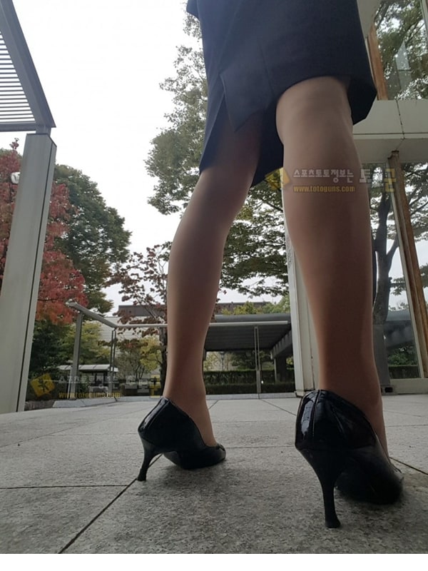 먹튀검증 토토군 포토 각선미 자랑하는 처자