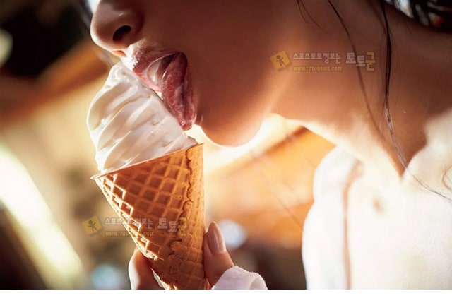 먹튀검증 토토군 포토 대담한 섹시녀 유카 소메야
