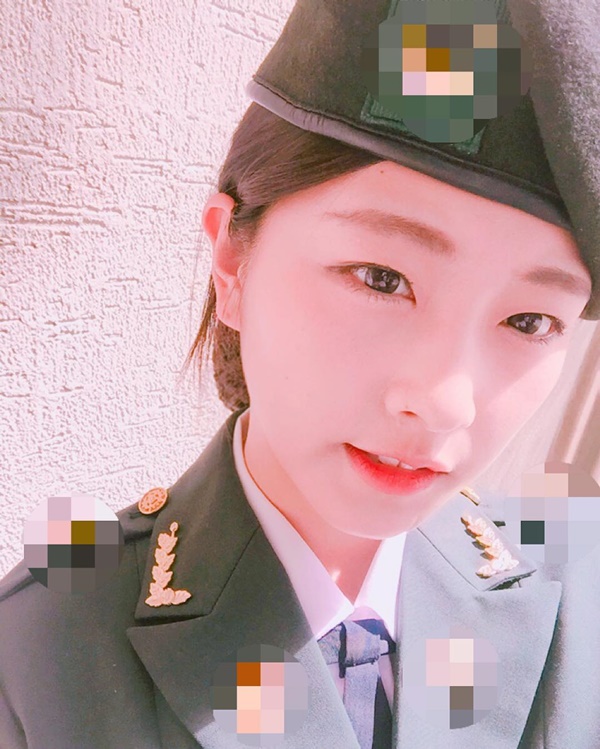 기존의 여군은 잊어라 핫했던 그녀