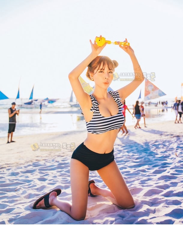 깜찍한 비키니걸