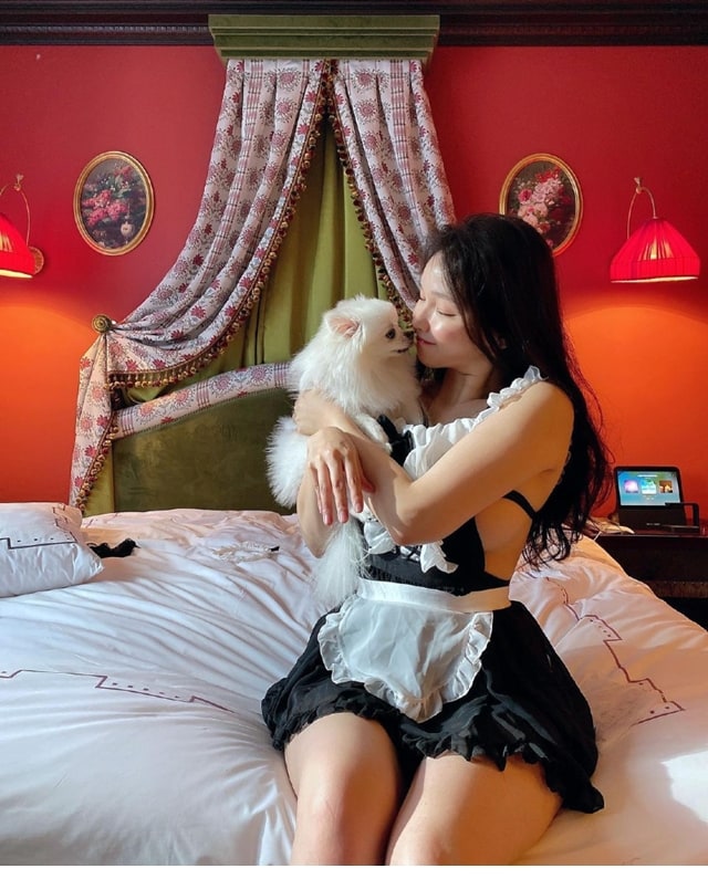 메이드 코스프레 인스타녀