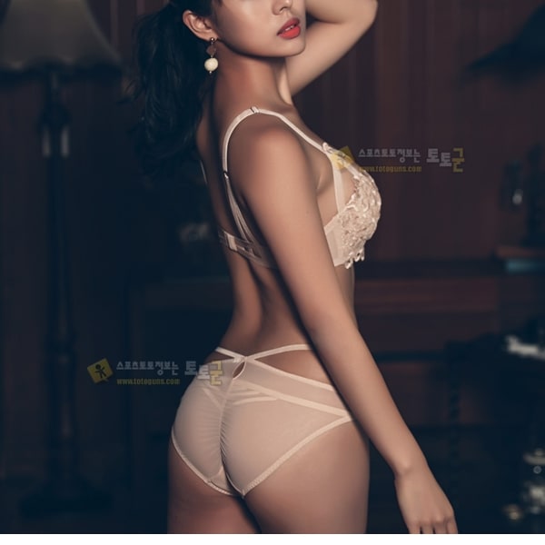 모델 라엘