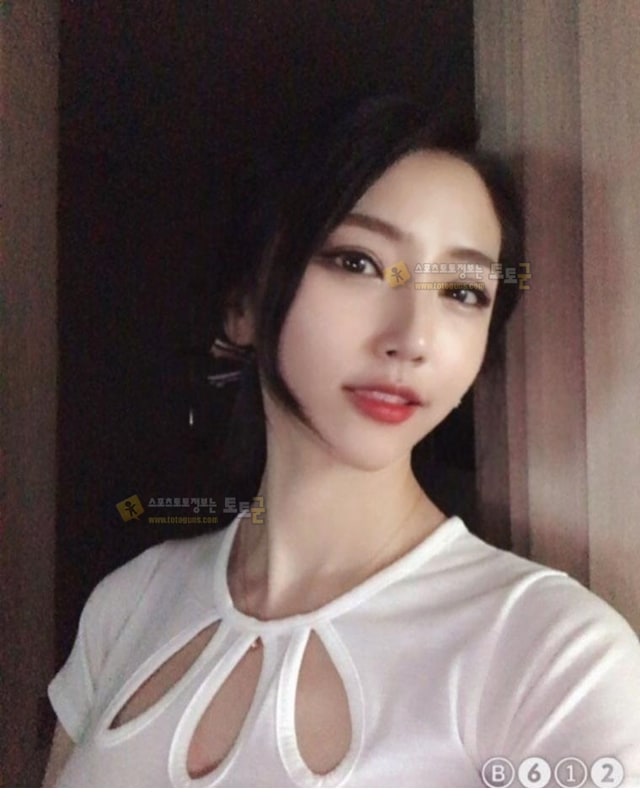 먹튀검증 토토군 포토 94년생 모델녀