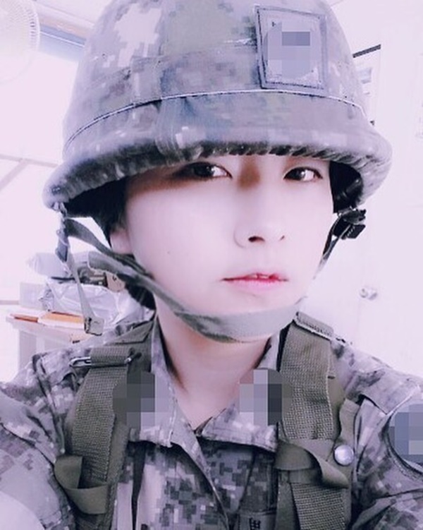 기존의 여군은 잊어라 핫했던 그녀