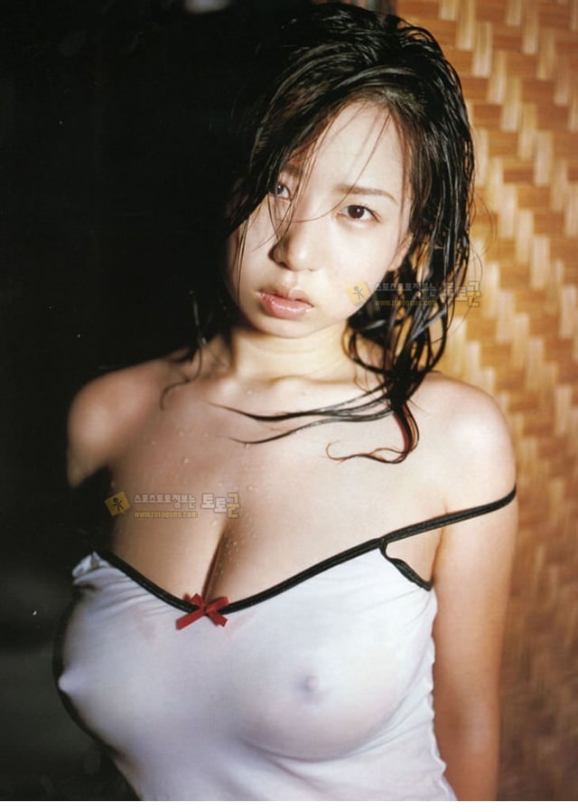 먹튀검증 토토군 포토 안에 뭐 안입었어?