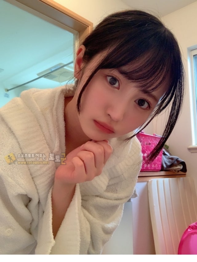 먹튀검증 토토군 포토 한일 월드컵 때 태어난 AV 신인 배우