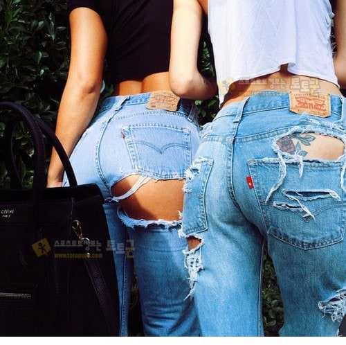 먹튀검증 토토군 포토 청바지 속의 탄탄한 엉덩이 01