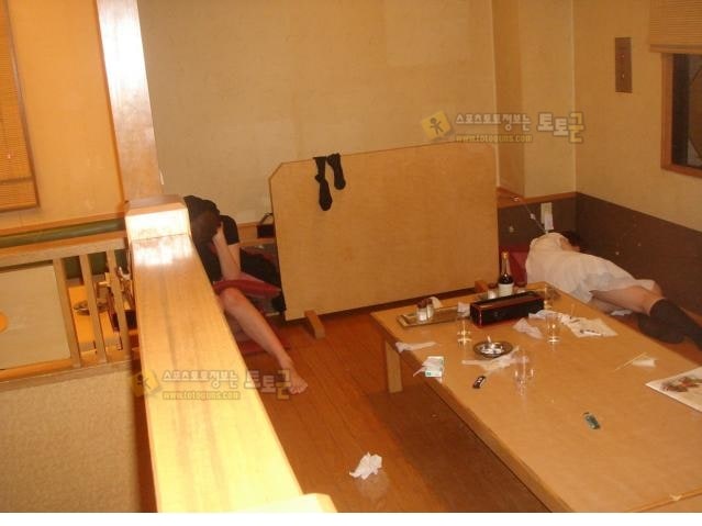 먹튀검증 토토군 포토 숙취에 쩐 그녀들
