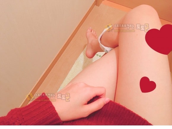 먹튀검증 토토군 포토 화장실 셀카녀