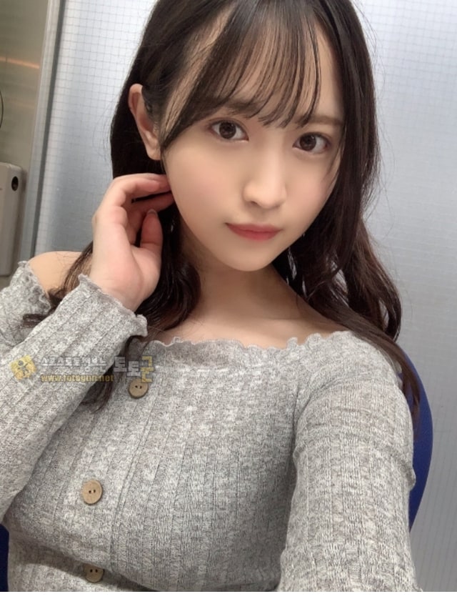 먹튀검증 토토군 포토 한일 월드컵 때 태어난 AV 신인 배우