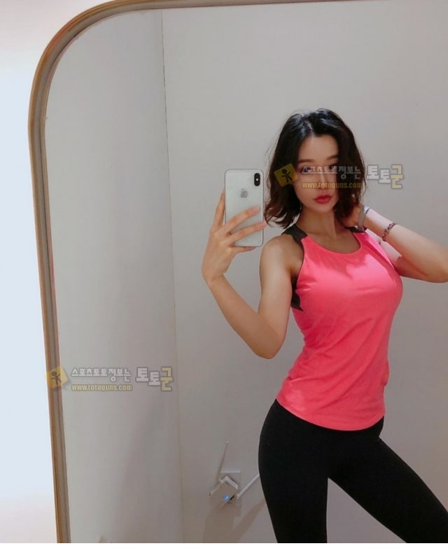먹튀검증 토토군 포토 패션모델 겸 링걸 정우주
