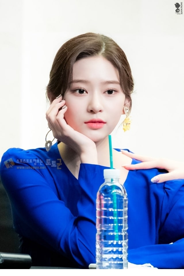 먹튀검증 토토군 포토 아이즈원 김민주